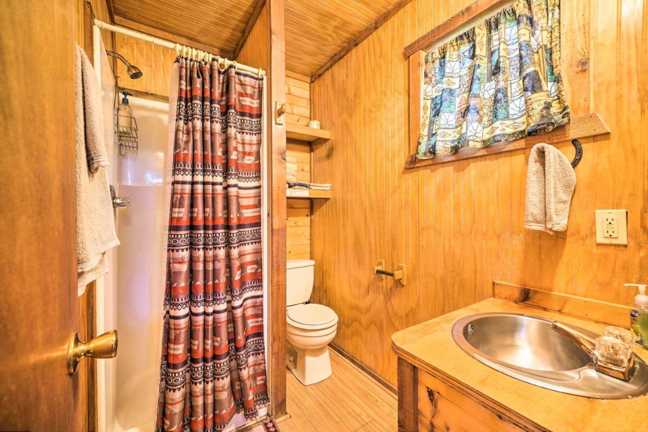 Rustic Davis Cabin Less Than Half Mile To Turner Falls! 외부 사진
